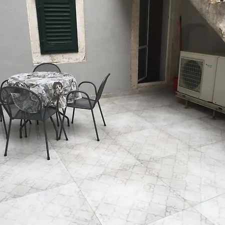 Dolce アパート *